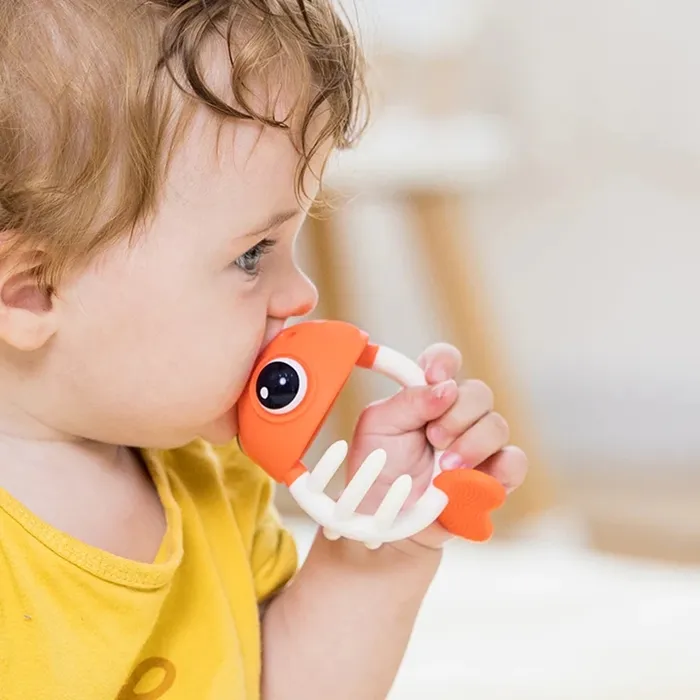 Mombella 2101 Gryzak Uspokajający Rybka 3w1