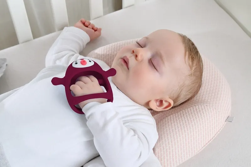 SMILY MIA M12030-4 Gryzak Silikonowy Pingwin Buddy Red