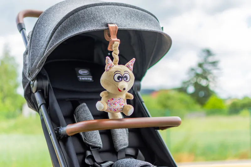 4 BABY F02 P&E Zabawka Piszczałka Squeeze Toy FOX