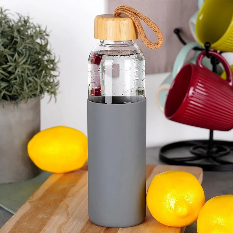 Butelka Na Wodę Szklana 500 ml Silikonowy Pokrowiec MEBLIVA - Szary