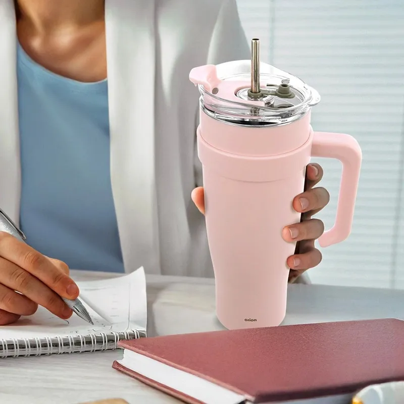 Kubek Termiczny Stalowy Z Uchwytem TERMO 1,2 l MEBLIVA - Różowy