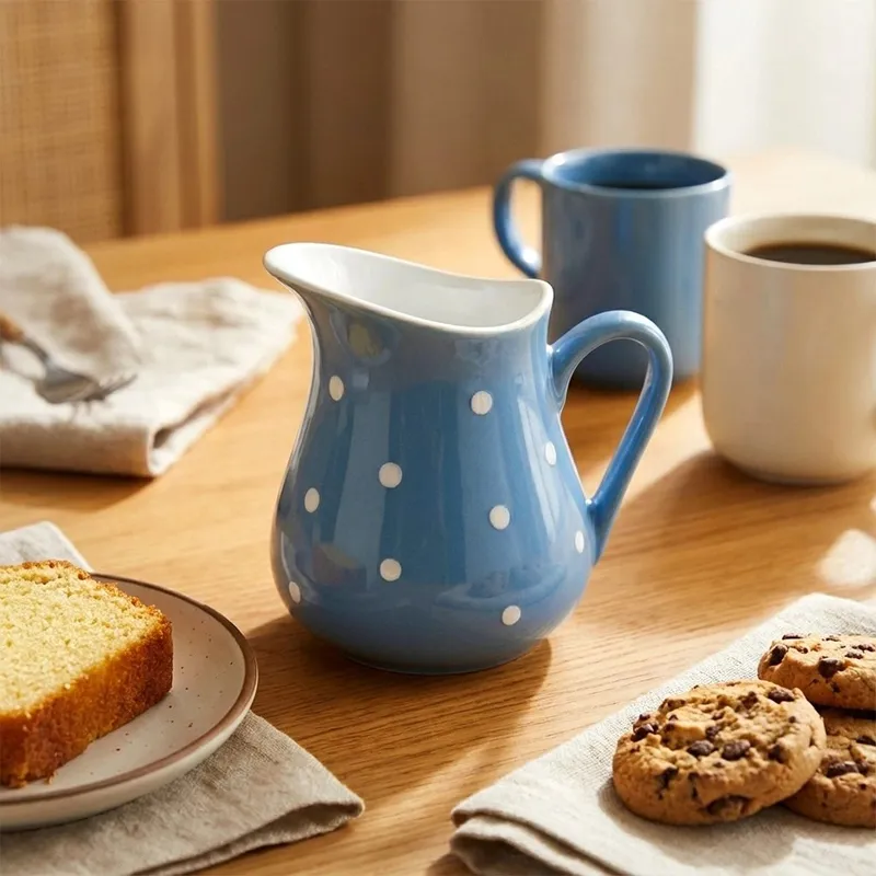Dzbanek Ceramiczny 480 ml W Groszki Dots Mlecznik MEBLIVA - Niebieski