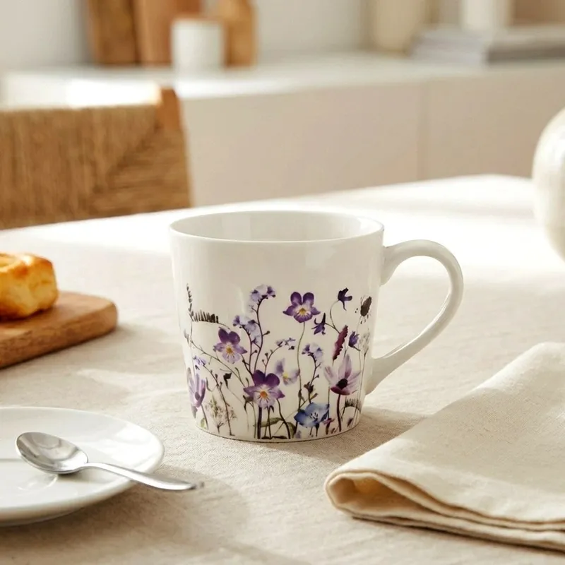 Kubek Porcelanowy Duży 430 ml Louka Kwiatowy Dekor Do Herbaty MEBLIVA