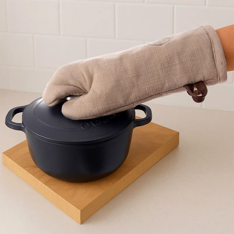 Rękawica Kuchenna Bawełniana Z Magnesem I Pętelką 32 cm MEBLIVA - Brązowa