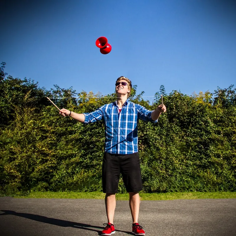 Zestaw Do Żonglerki SCHILDKROT Diabolo Red MOVEMANIA