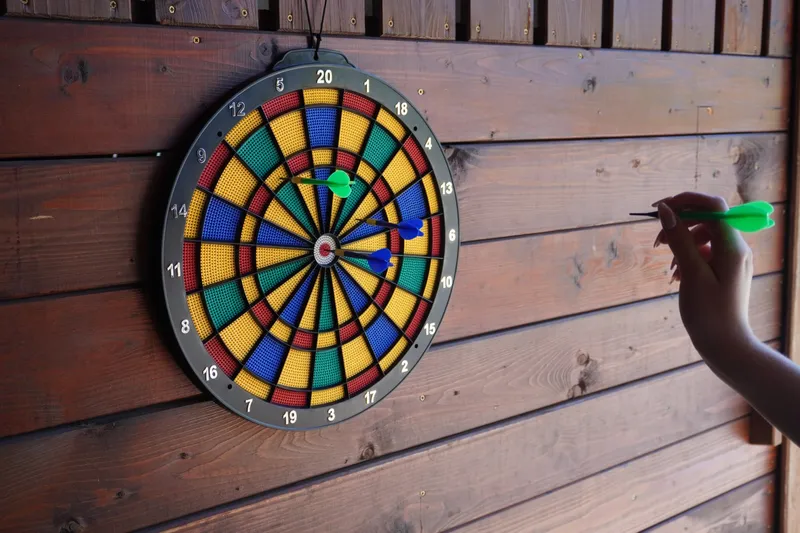 Zestaw Tarcza Soft Perforowana Dart Gra W Rzutki Lotki 45 cm MOVEMANIA