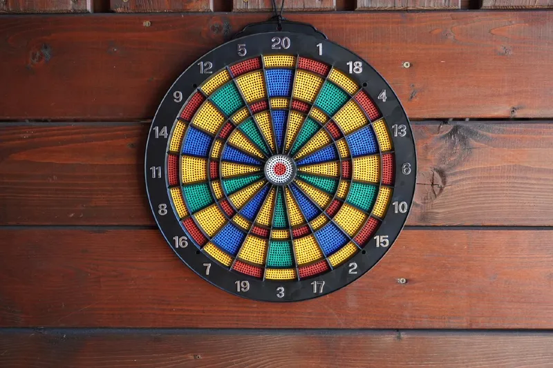 Zestaw Tarcza Soft Perforowana Dart Gra W Rzutki Lotki 36 cm MOVEMANIA