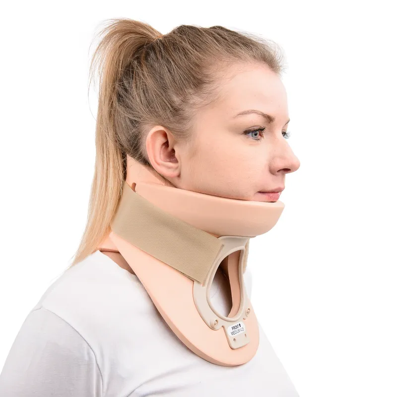 QMED COLLAR STARK 4 1/4 ROZM. S Kołnierz Sztywny, Dwuczęściowy, Otwór Tracheotomijny