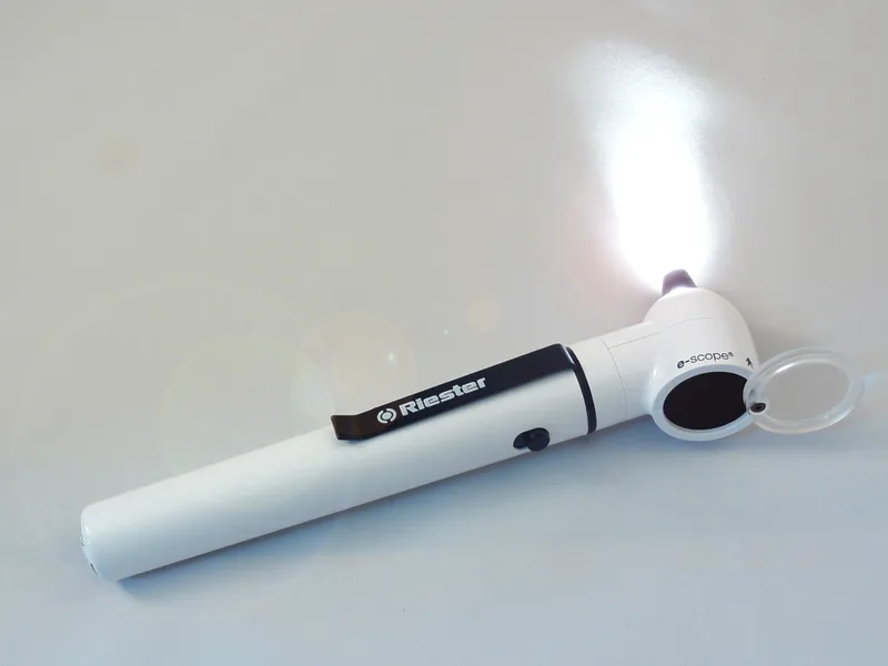 RIESTER E SCOPE Otoskop Światłowodowy E Scope Z Oświetleniem LED 3,7V, W Etui - CZARNY