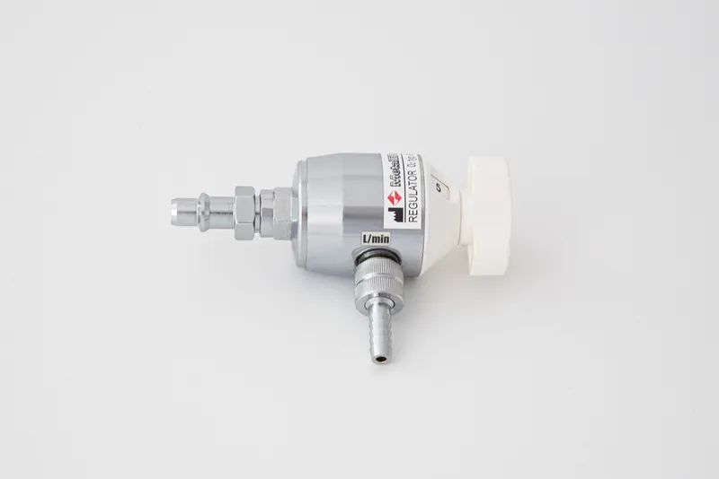 Dozownik-Regulator R-100 DIN + Króćcem MED