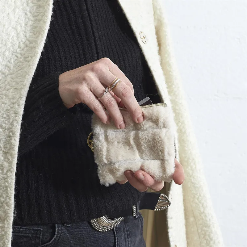 Kosmetyczka MEBLIVA Portfelik Futrzany, Nylon, 10×10 cm - Beżowy