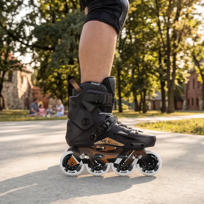NA1601 Łyżworolki Slalomowe Slayd Rozm. 43 NILS Extreme - Czarne