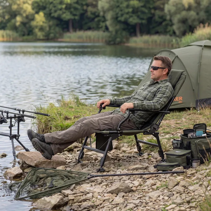 NC2703 Krzesło Wędkarskie Z Podnóżkiem NILS Camp - Zielono-Czarne